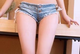 GIRLT果团网 - 蜜桃Q妹儿黑色系列：私拍图片中的神秘气息