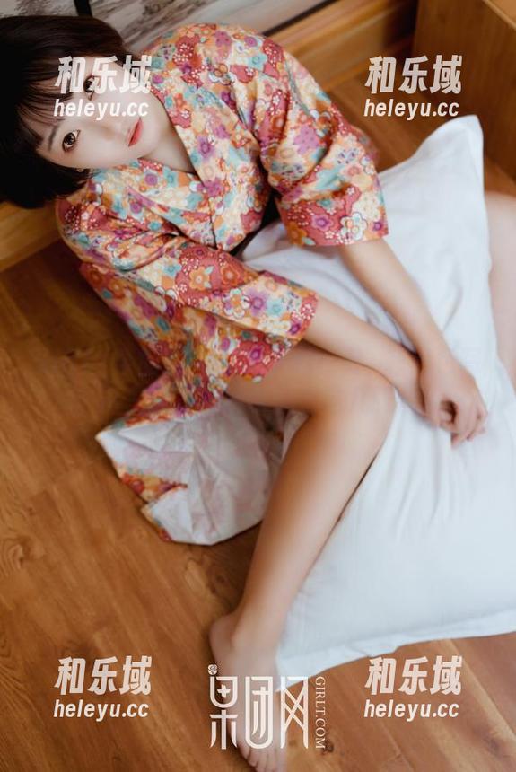 GIRLT果团网-龚玥菲 GIRLT果团网 - 免费下载!龚玥菲黑色写真,变身入坑粉就看这几张。