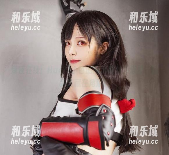 Hachi小芭 深夜在线:Hachi小芭的高清御姐奇遇记,让我想藏在角落!