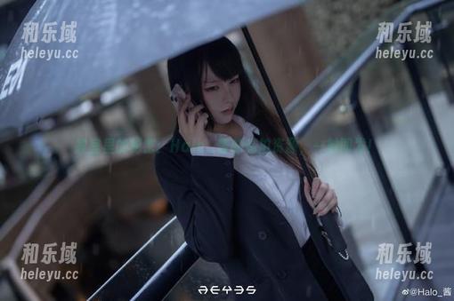 Halo_酱 教室里的秘密:Halo_酱的私拍资源,一触即发!