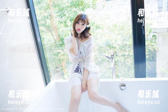 IMiss爱蜜社-张思允 IMiss爱蜜社 - 无圣光的魔力,张思允与她的丝袜互动:原图解锁神秘瞬间