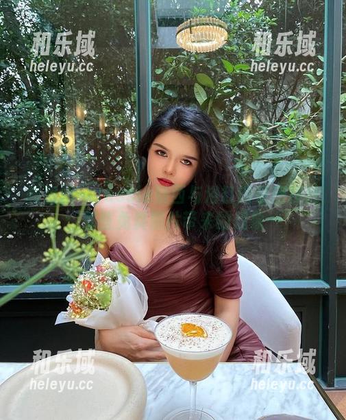 Jessie婕西 微密圈 - Jessie婕西与浴缸的亲密接触:那些免费照片带来的想象…
