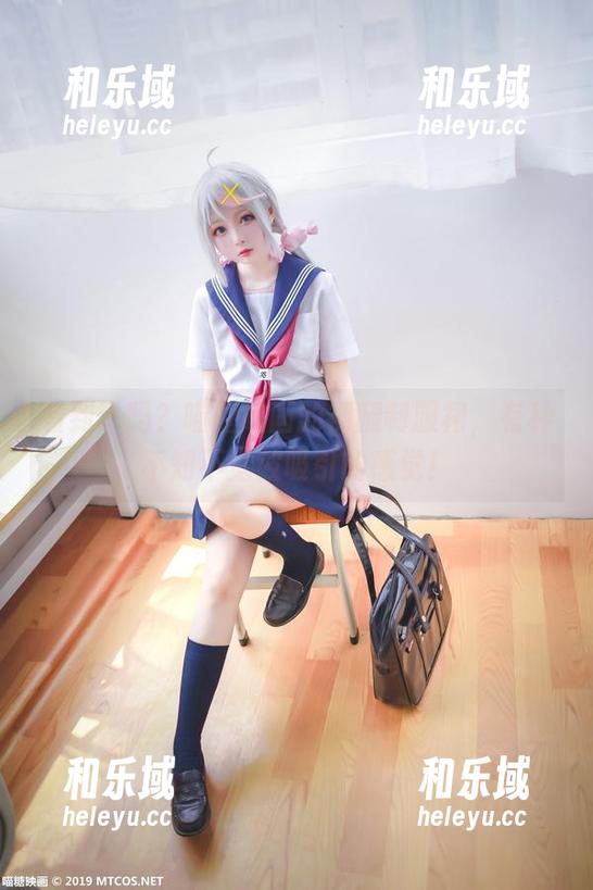 看到了吗？喵糖映画的裸腿制服裙，有种不知不觉被吸引的感觉！