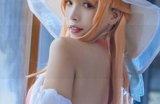 当Neko薇薇穿上丝绒女仆装，尴尬和欢乐齐飞，快来看看这个作品吧！