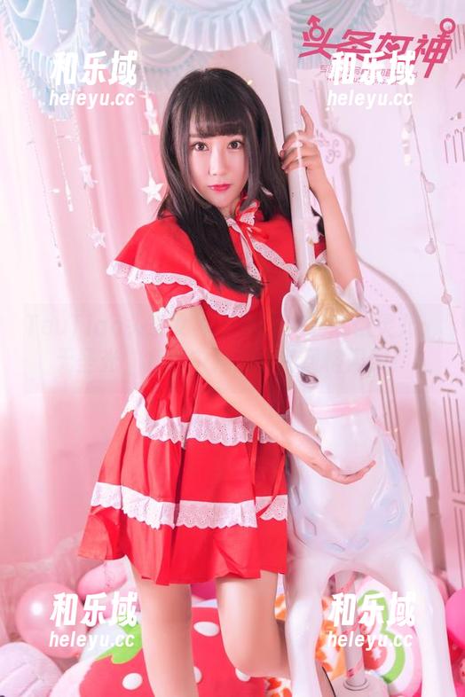 TouTiao头条女神-娜依灵儿 TouTiao头条女神 - 浴室内的娜依灵儿:无圣光,套图中她的独特风格闪耀!