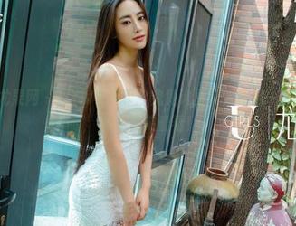 UGirls尤果网 - 皮衣VS尹菲：究竟谁更让人眼前一亮？最新写真集快来看看！