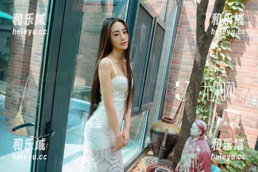 UGirls尤果网-尹菲 UGirls尤果网 - 皮衣VS尹菲:究竟谁更让人眼前一亮?最新写真集快来看看!