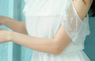UGirls尤果网 - 若彤BOOMBOOM的夏日心情：原图在线，壁纸说我是什么魁梧