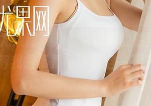 UGirls尤果网 - 观看萌琪琪的镂空大片，觉得我是不是也该镂空一下了？