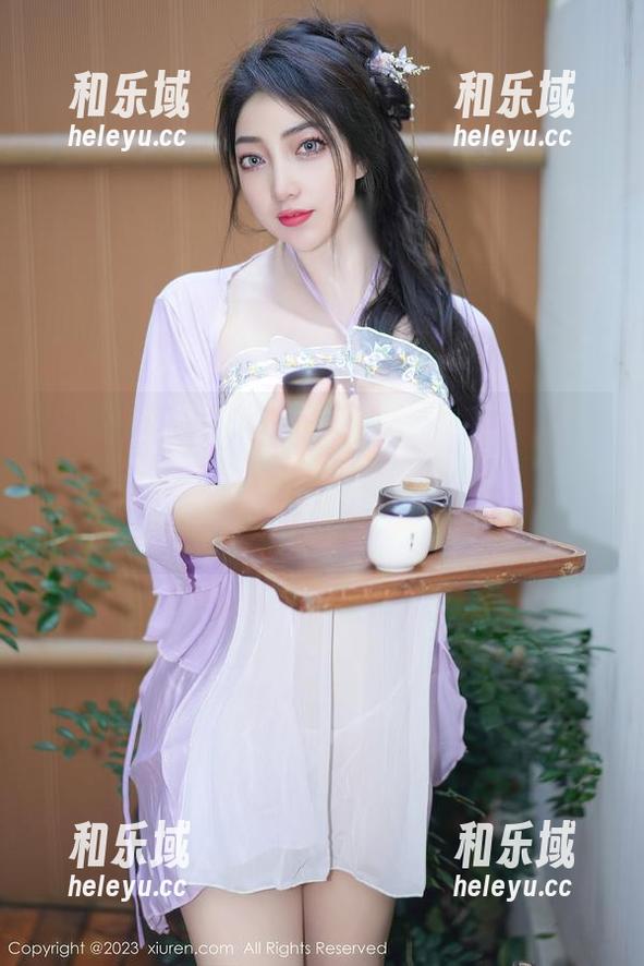 Xiuren秀人网 - “Sibyl的白裙美图：每一帧都像在说，别再自卑了，赶紧拿起你的美！“