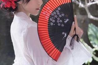 Xiuren秀人网 - 兜豆靓Youlina的最新修女写真，来吧，咱们一起感受一下“光环”的别样迷人？