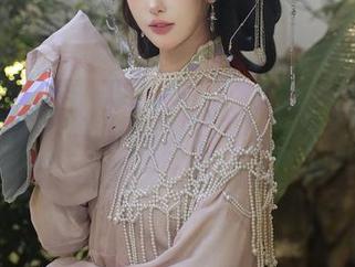 Xiuren秀人网 - 李可儿御姐私房美图大曝光，撩人又不轻浮