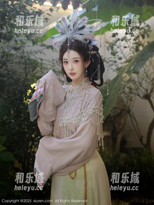 Xiuren秀人网 - 李可儿御姐私房美图大曝光，撩人又不轻浮