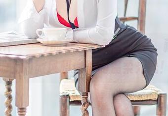 Yebin(전예빈)的夏天：美图背后，藏着草地上的微风和傍晚的温柔光线！