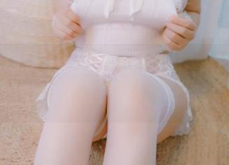 nyako喵子大魔王的白衬衫奇缘：打破常规的图库下载，绝对让你惊喜！