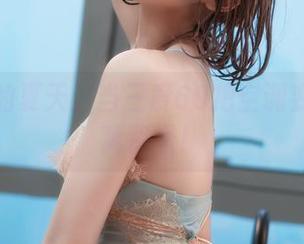 房间里的夏天：当三度69把空调变成了写真背景！