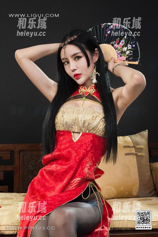 丽柜 - 跟随凌凌的自拍合集，体验光影下的微妙温度