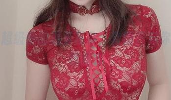 依依超级懒的温柔写真，套图开启你的幻想模式