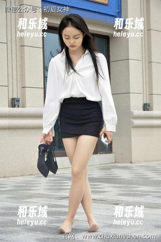 初夏女神-柒柒 初夏女神 - 柒柒油亮精选图包:光影交错,让人恍惚像在做梦。