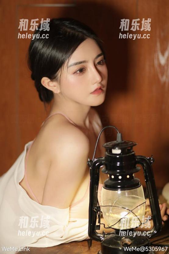微密圈 - 在泳池里绽放的古阿扎：最新写真合集，值得一看再看！