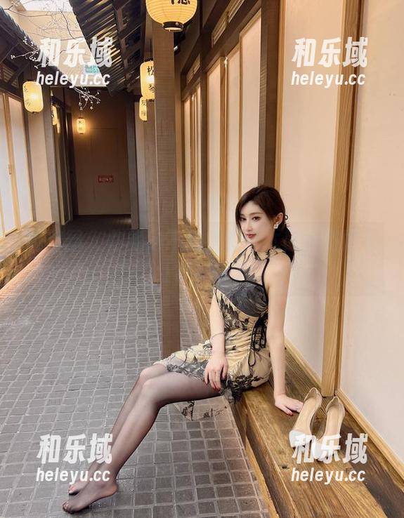 微密圈 - 你绝对不想错过这本最新周妍希红裙写真集