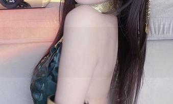 原图在手，看看小小奶瓶儿修女怎么演绎这种风格。