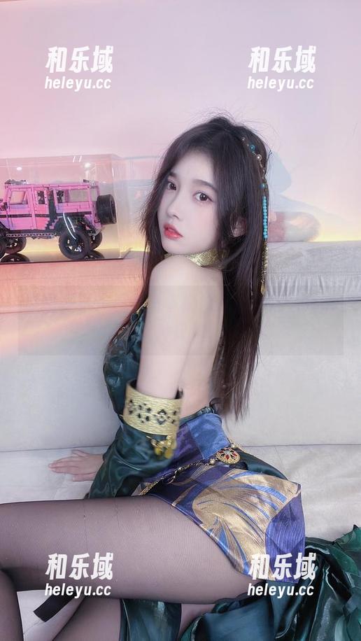 小小奶瓶儿 原图在手,看看小小奶瓶儿修女怎么演绎这种风格。