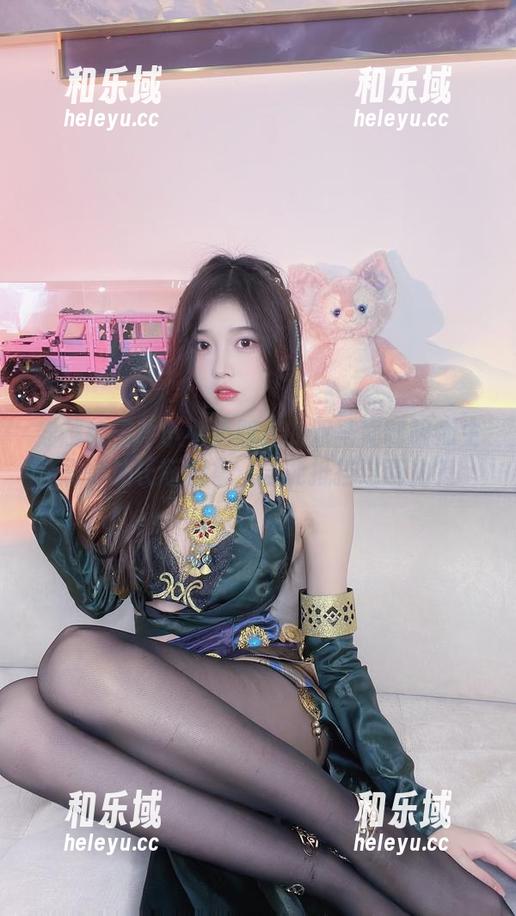 小小奶瓶儿 穿越校园!小小奶瓶儿的双马尾制服师生剧情加长版图集,谁能抵挡这萌力?