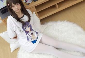 高清回眸：少女秩序的过膝白丝牛仔短裙，原图里藏着的青春梦吧！