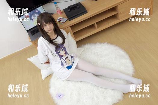 高清回眸：少女秩序的过膝白丝牛仔短裙，原图里藏着的青春梦吧！