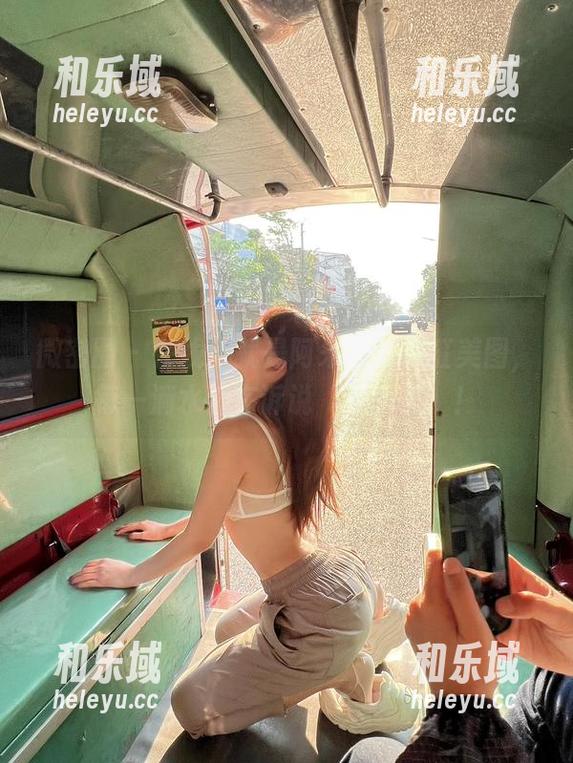 就是阿朱啊 微密圈 - 在线!就是阿朱啊的浴缸美图,每一滴水都在诉说‘我太美’!