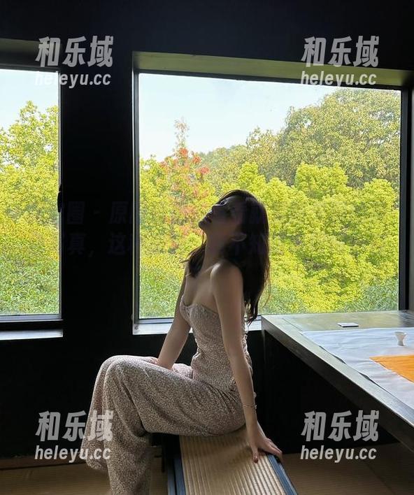 微密圈 - 原图透视：看看就是阿朱啊的黑色写真，这种感觉，我不知道该如何形容了。