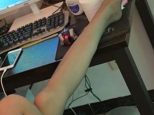 异思趣向 - 在秋秋的世界里：高叉旗袍黑丝，套图而已？我才不相信！