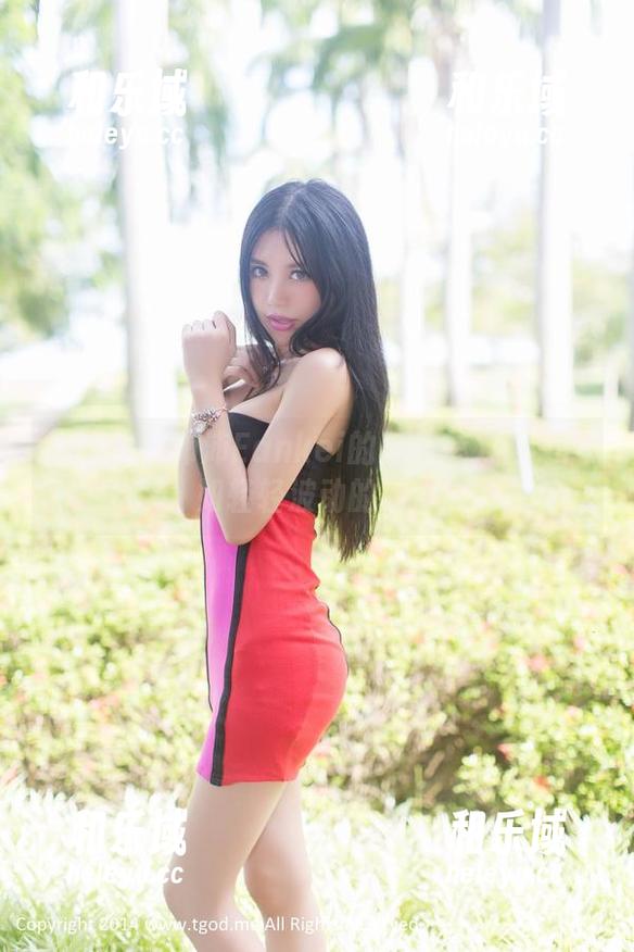 推女神 - 沛沛Eankei的白裙魅力合集：如轻轻波动的湖水