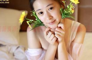 推女神 - 最新资源：程彤颜在重庆的旅拍，感觉像在梦里流连！