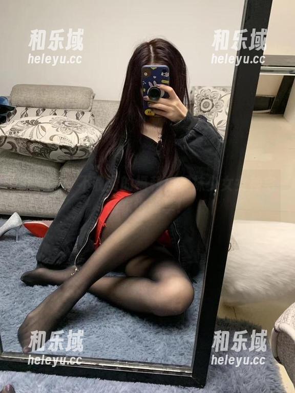 提袜少女 微密圈 - 不收费的福利!提袜少女女神宅在家也能享!