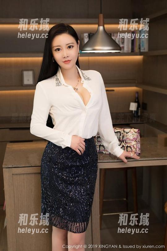星颜社 - 当恩一遇上女友：暖光下的写真图集瞬间