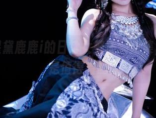 体验星黛鹿鹿i的日常女警美图合集，这才是值得看的