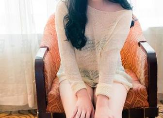 果团网 - 甜Abby的御姐写真集：分享生活中的小幽默大魅力！
