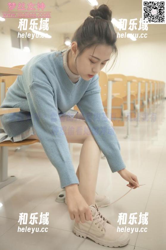 梦丝女神 - 雪馨的JK室内写真，竟让我有种想偷看她的冲动