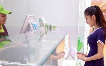 爱丝 - 何冉的皮衣写真：一件衣服如何把个性说得淋漓尽致