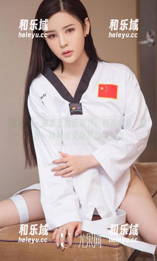爱尤物 - 教室里的萌琪琪：照片合集，散发着一种神秘又微妙的吸引力。