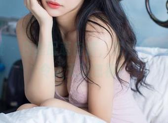 爱蜜社 - 白丝配萌白酱，照片中的清新感令人无法忽视！
