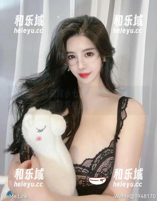 猪小七 微密圈 - 透视猪小七浴室快照:原图与套图兼具性感与艺术