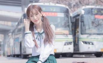 王羽杉的粉色连衣裙套图：时尚界的小白兔来了！