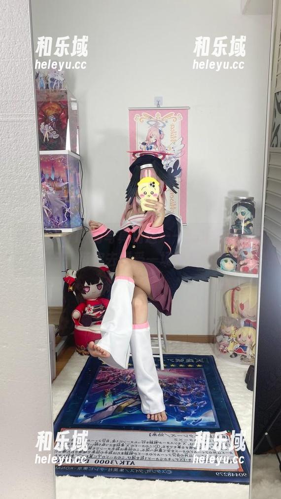 白栎Shirly的写真精选——就让鸣潮和朽叶千咲带你去感受一场秋天的梦！