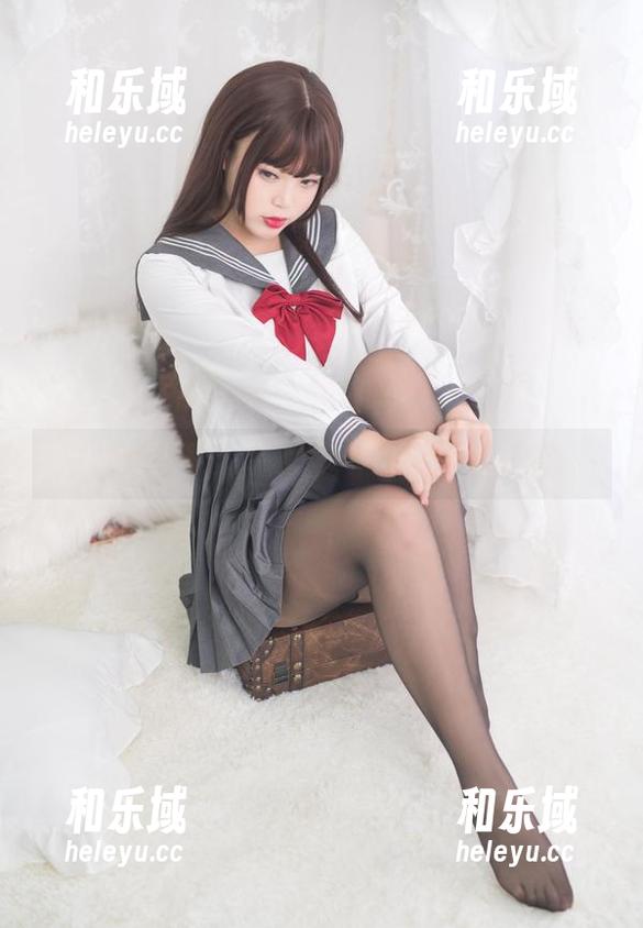 白烨烨在线：兔女郎与光影的调和舞。
