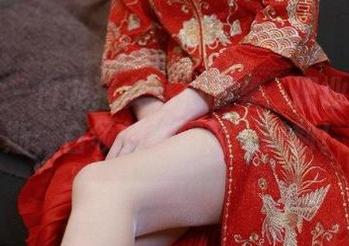 微密圈 - 白龙猫女私拍图集：职业装库里斯，白领的‘猫闹’时刻！
