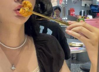 眼酱大魔王w的御姐写真，套图里藏着不为人知的小秘密！
