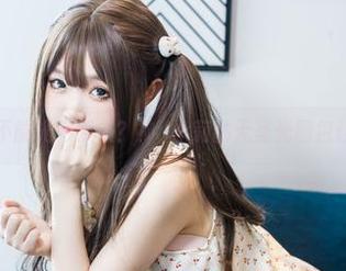 谁说秘书不能光彩照人？神沢永莉的无圣光图包让你心动！